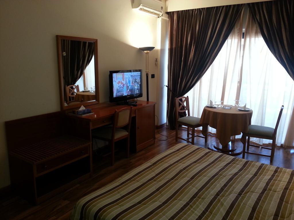 Charles Hotel เบรุต ภายนอก รูปภาพ